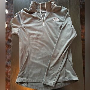 Women’s north face quarter zip